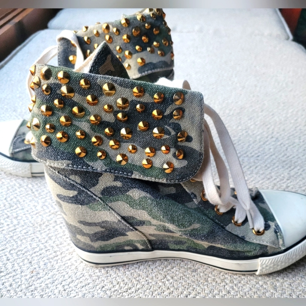 Cute wedges